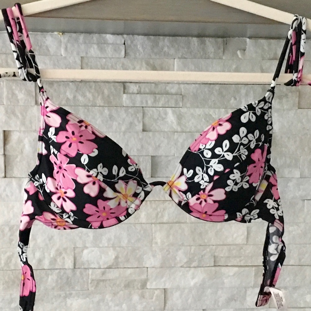 *SOLD* VICTORIA’S SECRET BIKINI TOP SIZE 34B